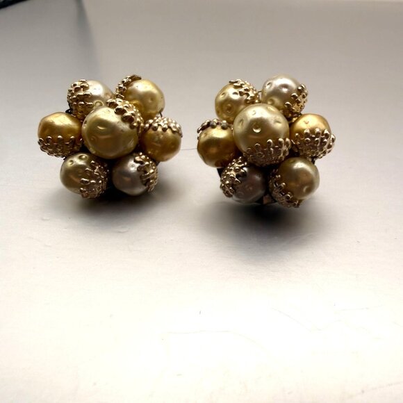 Vintage Japan Cluster Faux Pearl Clip-On Earrings Gold & Champagne Beads - Picture 3 of 9